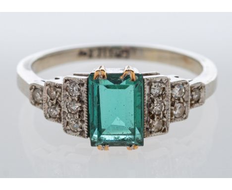 Art Deco style green topaz and diamond ring set in 18ct white gold mount, ring size J    Condition Report gross weight 2.4 gr