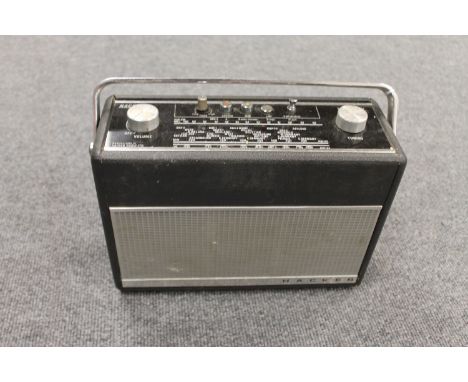 A vintage radio : Hacker Hunter RP 38. 
