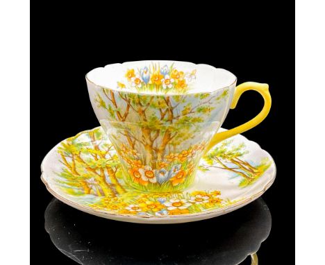 Vintage white bone china with pleasant yellow, white and blue flowers, gilt rims. New Cambridge shape. Tea cup 4"L x 3.5"W x 