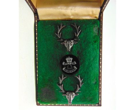 NEW FOREST BUCKHOUNDS A black button & two deer head badges in a padded box