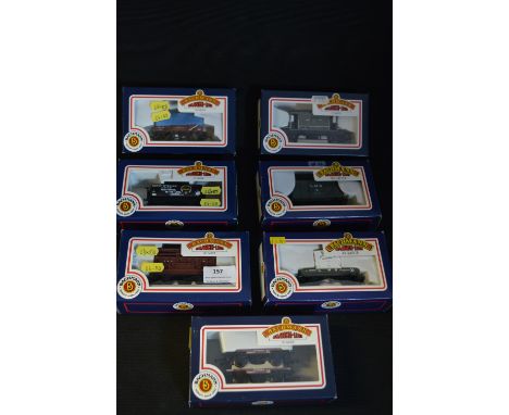 Five Bachmann Branch Line OO Gauge Wagons