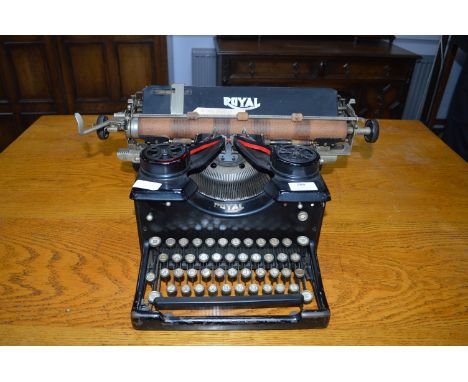 Royal Manual Typewriter 