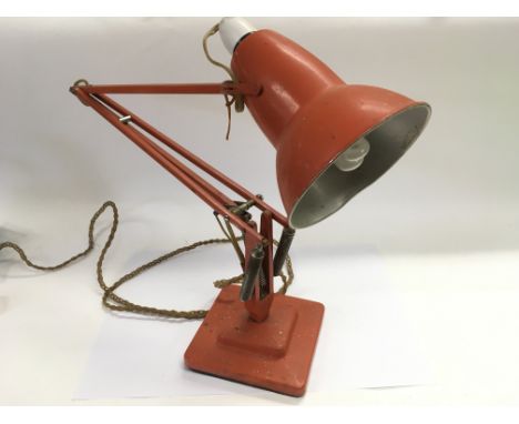 A vintage anglepoise desk lamp.