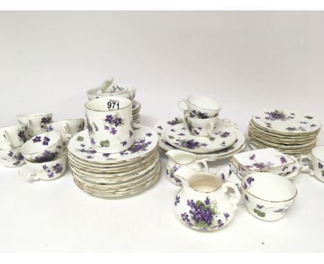 A decorative Hammersley porcelain tea set decorated with purple flowers (a lot)