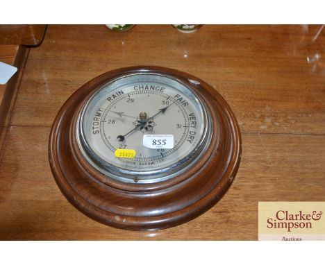 A circular precision barometer