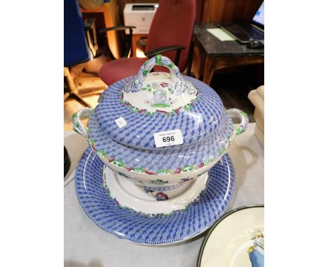 A LARGE CERAMIC SPODE LIDDED TUREEN ON BASE 