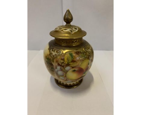 A SMALL ROYAL WORCESTER HAND PAINTED FRUIT DESGIN LIDDED JAR 