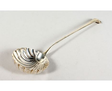 A GEORGE III ONSLOW PATTERN SHELL BOWL LADLE. London 1777. Maker William Chawner.