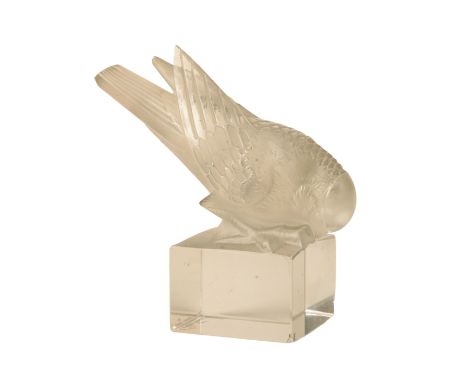 LALIQUE: A PAPERWEIGHT 'Moineau Sur Socle Ailes&nbsp;Croisées'&nbsp;modelled in the form of a sparrow standing on square pede