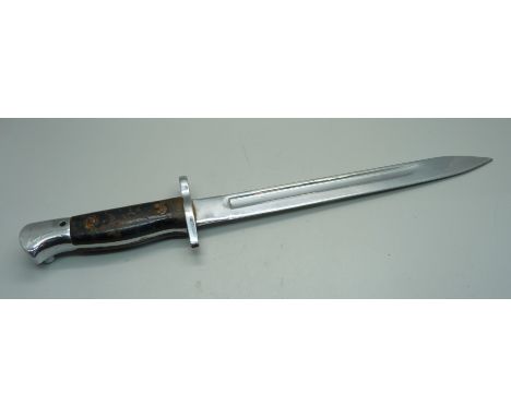 A British bayonet, no scabbard 