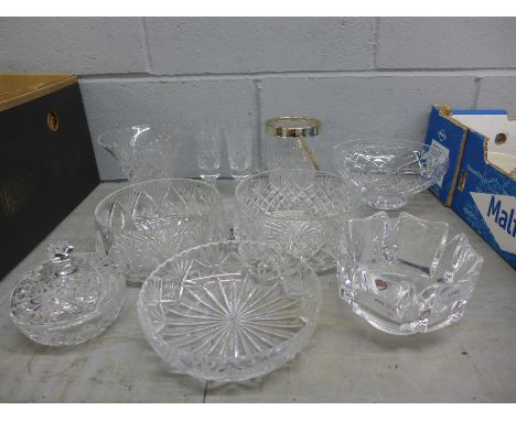 An Orrefors glass dish a/f, four glass bowls, etc.  **PLEASE NOTE THIS LOT IS NOT ELIGIBLE FOR POSTING AND PACKING** 