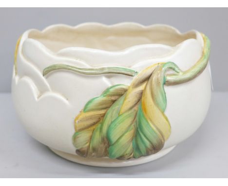 A Clarice Cliff bowl 