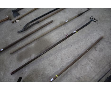 A vintage four tine silage fork / rake 
