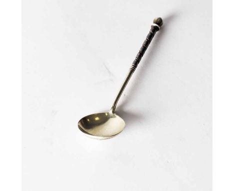 RUSSIAN NIELLO SILVER SPOON
with architectural detail to the underside of the spoon, 13cm long 