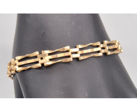 9ct yellow gold gate bracelet. 5.06grams 