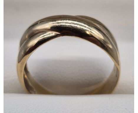 9ct yellow gold twist ring. 2.56grams. Ring size Q. 