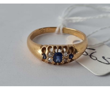 A ANTIQUE SAPPHIRE AND DIAMOND RING 18CT GOLD SIZE Q 5.3 GMS