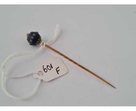 A gold and Wedgwood stick pin