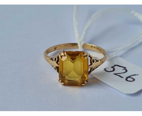 A oblong yellow stone ring 9ct size N   1.9 gms