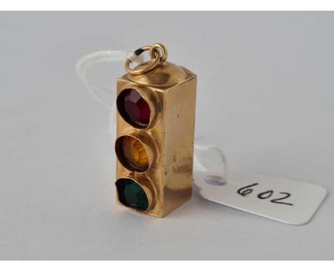 A large traffic light pendant 9ct 4.5 gms