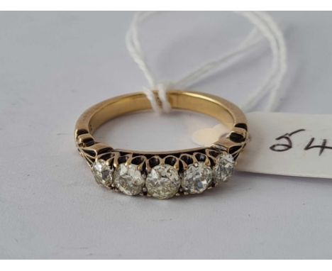 A VICTORIAN OLD CUT DIAMOND FIVE STONE RING APPROX 1.20 CT 18CT GOLD SIZE M    4 GMS
