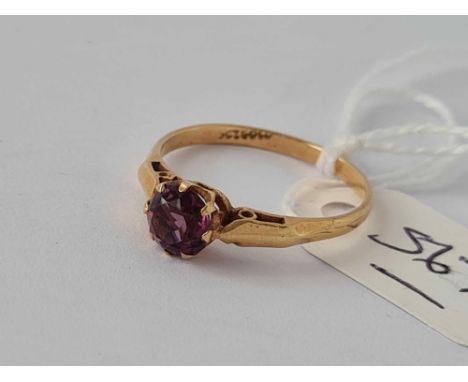 A solitaire amethyst ring 9ct size P 1.7 gms