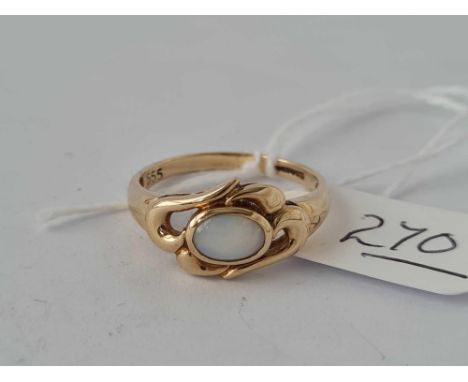 An attractive opal set 9ct ring size P 2.5g