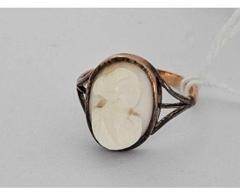 A shell cameo 9ct ring size K 2.2g inc