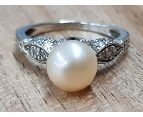 Vintage 14ct white gold pearl diamond ring, size N, 3.3g gross
