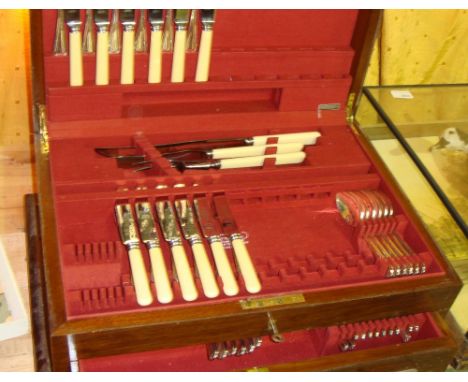 Vintage canteen of cutlery