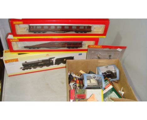 Hornby 00 guage boxed Loco Derwent Grange 4-6-0 (R 2403), boxed LMS coach 4113 (R 4061 A), boxed LMS Brake coach 5205 (R 4129
