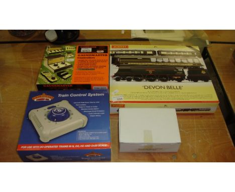 Hornby 00 guage Devon Belle multi pack including BR 462 Wadebridge West Country Loco, Pullman 1st class kitchen car Geraldine