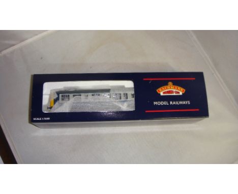 Bachmann Branch Line Model Railway boxed 1: 76 scale 00 guage 2 pack Class 108 2 car DMU (32-902 A, )