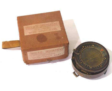 WWII period large binnacle compass type P4A. P&amp;P Group 2 (£18+VAT for the first lot and £3+VAT for subsequent lots) 