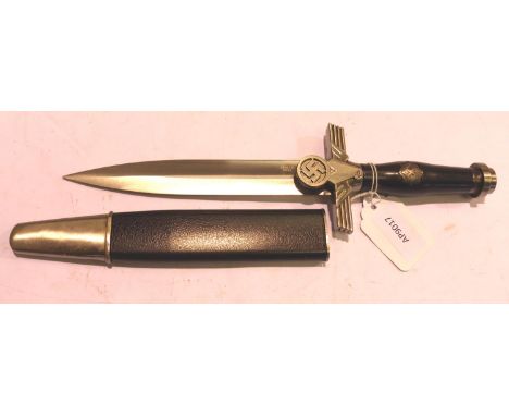 German WWI reproduction ceremonial dagger with scabbard. P&amp;P Group 2 (£18+VAT for the first lot and £3+VAT for subsequent