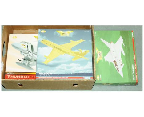 Corgi (Aviation Archive) - a boxed group of 1/72 and 1/144 Scale Military Aircraft comprising of AA36402 (RAF Trainers Series