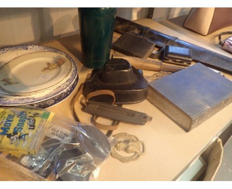 Mixed box incuding camera snooker cue soda syphon travel clock 8mm films etc CONDITION REPORT: Badge on snooker cue is '16oz 