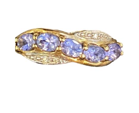 9ct Gold ring set with amethyst &amp; diamonds Weight 3g Size Q 