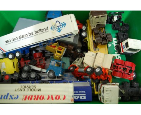 A box of mixed modern issue road transport diecast vehicles to include Lion Car, Alan Smith Auto Models, Corgi and others, ex