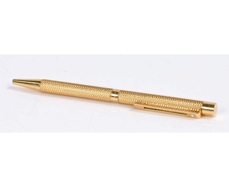 Sheaffer 18 carat gold ball point pen, with an engine turned case, 13cm long&nbsp;