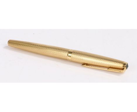 Parker 18 carat gold fountain pen, with an engine turned case, 13.5cm long&nbsp;