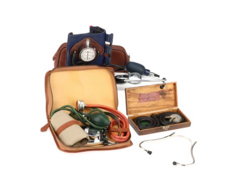 Medical, Vaquez-Laubry Sphygmotensiphone, Bowles Stethoscope etc.,Bowles stethoscope American, by Pillings, in original oak c