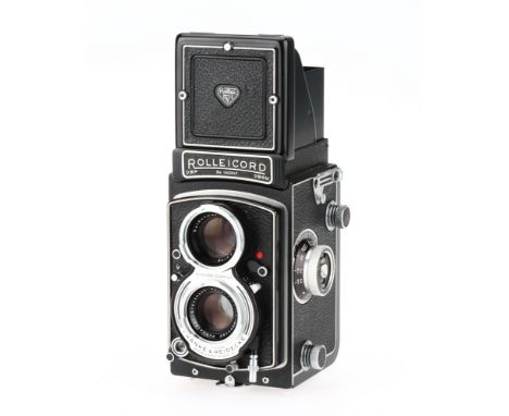 A Rollei Rolleicord Va TLR Camera,black, serial no.1943847, with Schneider Xenar f/3.5 75mm lens, body, VG-E, shutter working