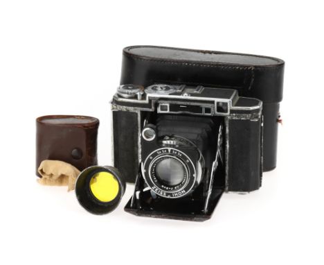 A Zeiss Ikon Super Ikonta 530/16 medium Format Camera,black, body F, some corrosion present, rangefinder patch good &amp; mov