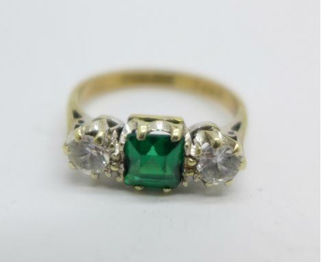 A 9ct gold ring, 2.6g, L