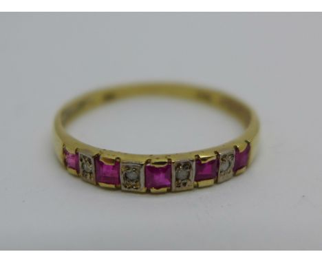A 9ct gold ring, 0.9g, O