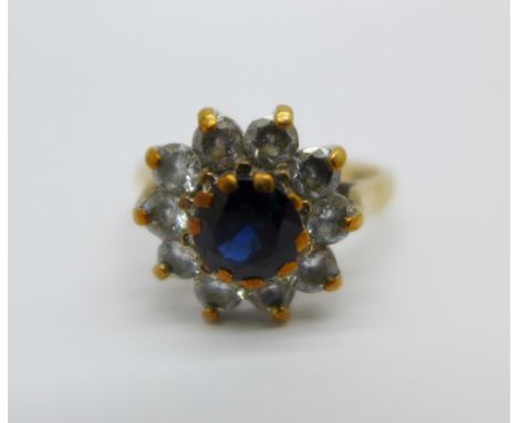 A 9ct gold cluster ring, 3.7g, K