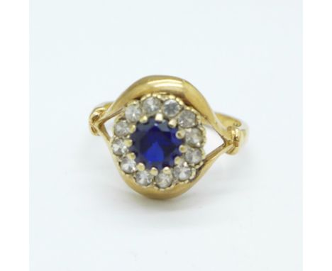 A 9ct gold cluster ring, 3.4g, L