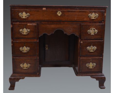 George III style oak kneehole dressing table, rectangular top with crossbanding, fitted with a single frieze drawer, a kneeho