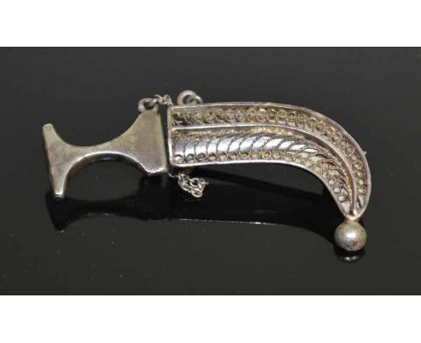 WWI Turkish Silver Sweat Heart Dagger Brooch Note: Dagger is removable from scabbard Length: 3.8cm 